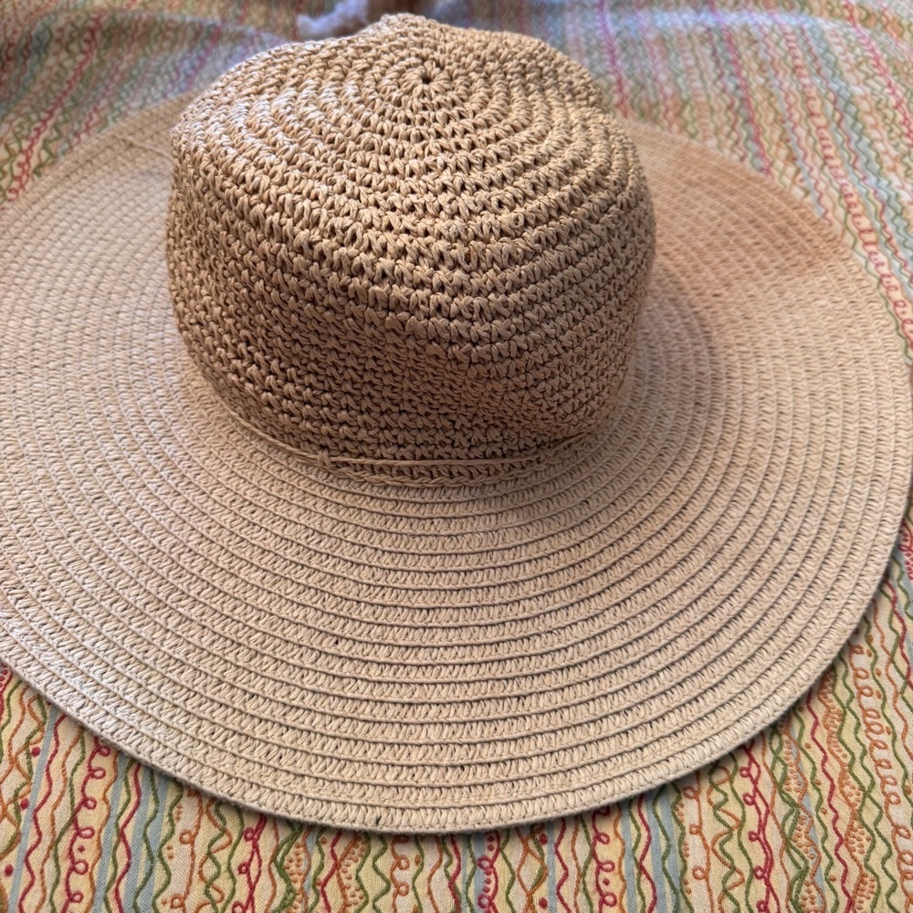Cappelli Straworld Classic Beige Wide-Brim Hat Paper Braid Safari